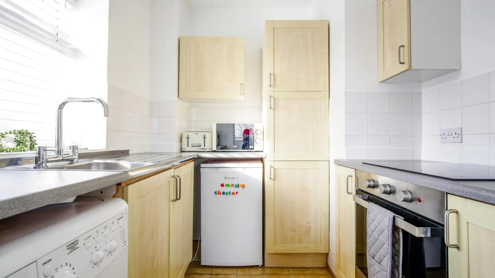 Chester Stays - Best Value Apartment With Free Parking In The Heart Of Chester 0*,